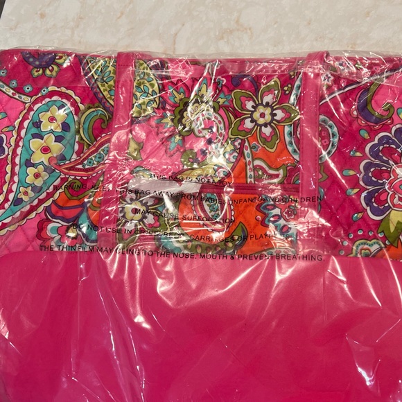 Vera Bradley tote in pink - Picture 4 of 5